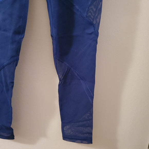Victoria's Secret VSX Sport | Blue Knockout Tight Leggings - Picture 4 of 7